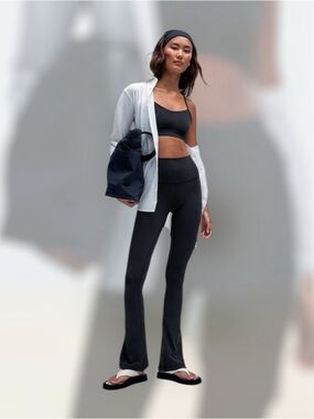 Lululemon Align Mini-Flare Pant 
Black